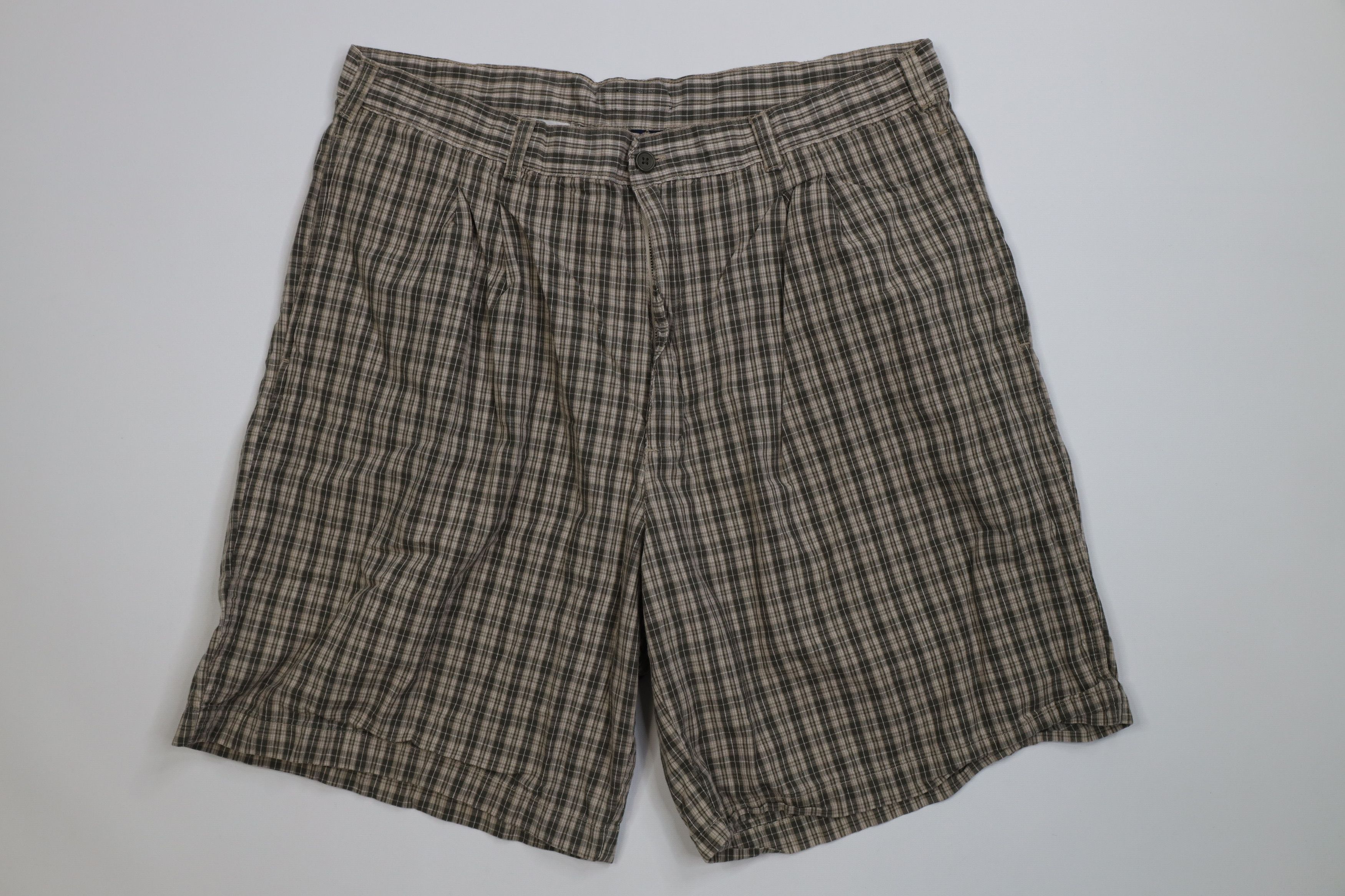 Vintage Vintage 90s Streetwear Fit Pleated Chino Shorts Plaid Size US 36 / EU 52 - 1 Thumbnail