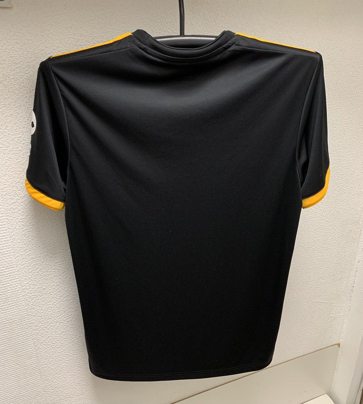 Adidas Adidas Wolverhampton soccer jersey L size 2019-2020 Size US L / EU 52-54 / 3 - 7 Thumbnail