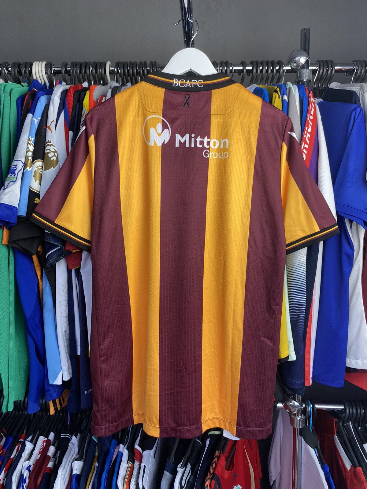 Macron 2022/23 MACRON BRADFORD CITY HOME SOCCER FOOTBALL JERSEY Size US XL / EU 56 / 4 - 2 Thumbnail