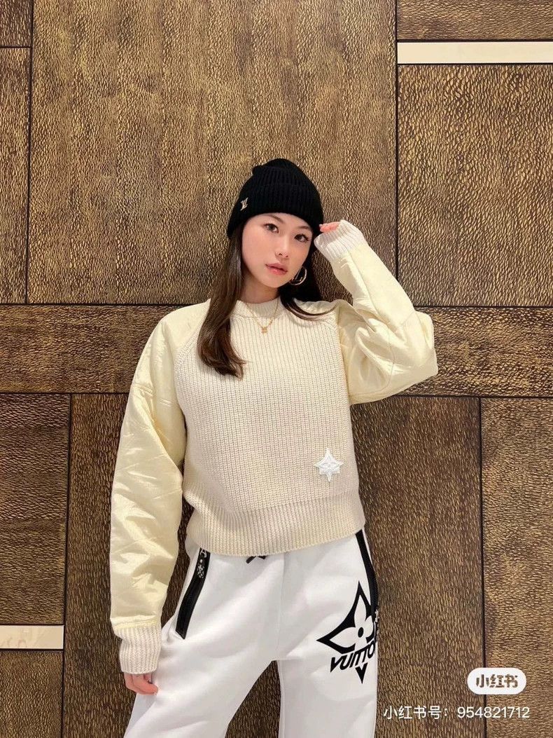 Louis Vuitton Louis Vuitton Goose-yellow wool knit sweater Size M / US 6-8 / IT 42-44 - 7 Thumbnail