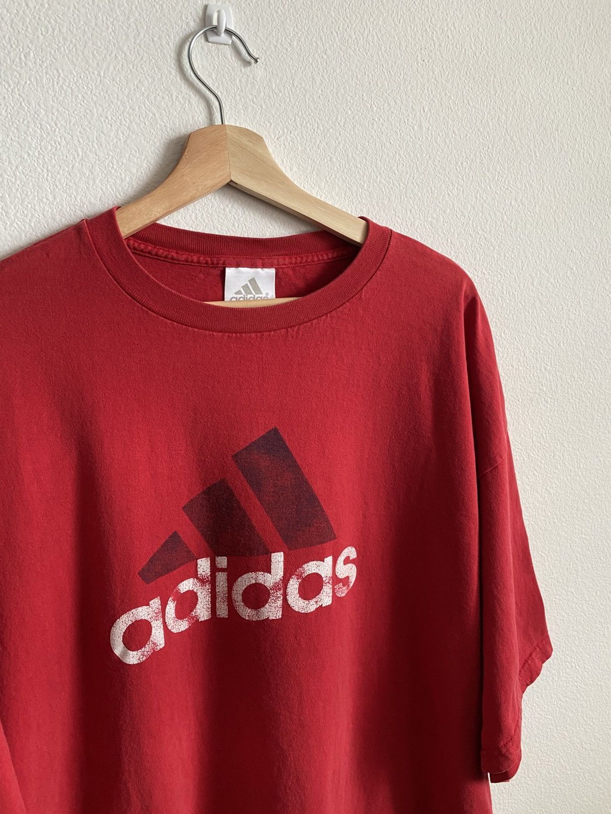 Adidas Vintage 00s Faded Adidas Center Logo Tee Size US XXL / EU 58 / 5 - 3 Thumbnail