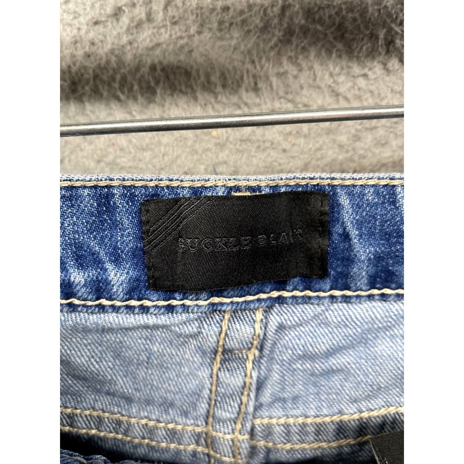 Buckle Black Buckle Black Mom Med Wash Distressed Thighs 24 in Womens Jeans 90s Style Size ONE SIZE - 5 Thumbnail