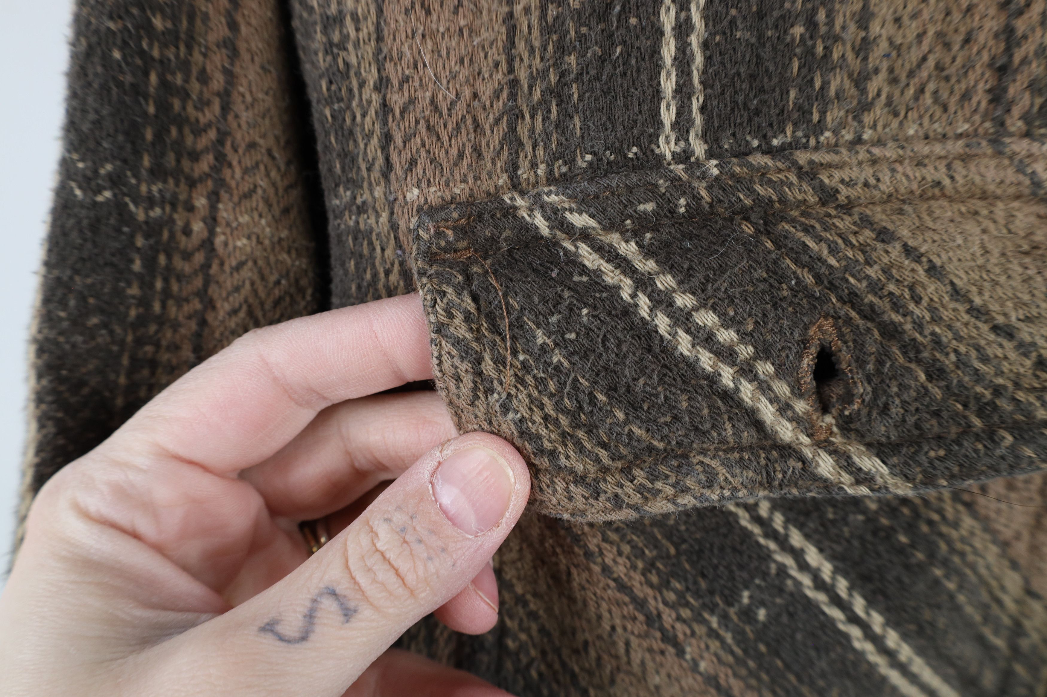 Vintage Vintage 90s Streetwear Heavyweight Button Shirt Brown Size US L / EU 52-54 / 3 - 7 Thumbnail