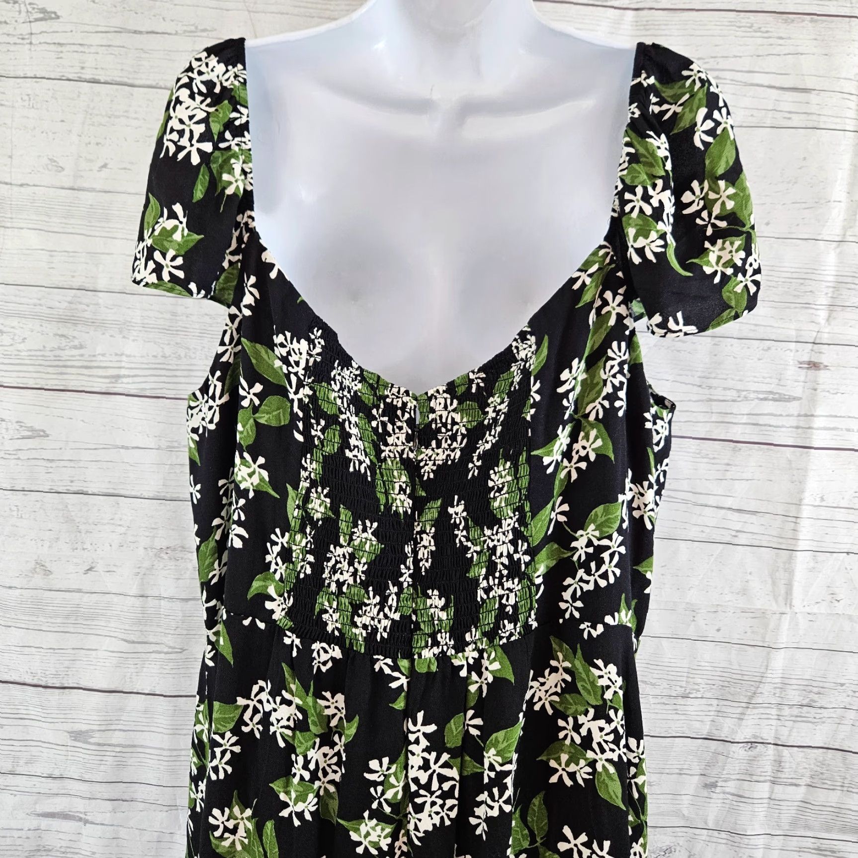 Reformation Reformation Baxley Dress Womens Sz 18 Black Green Floral Smocked Short Sleeve Size 40" / US 18 - 4 Thumbnail