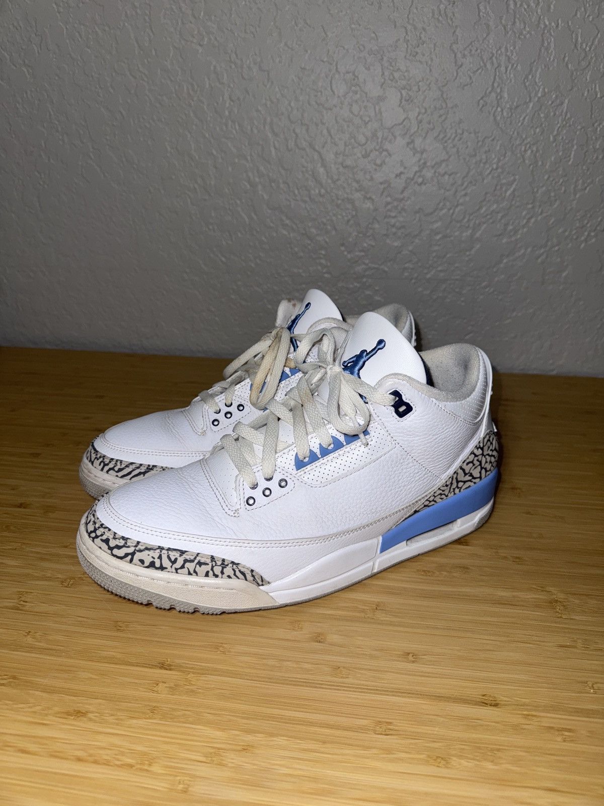 Jordan Brand Air Jordan 3 Retro 'UNC' Size US 11 / EU 44 - 2 Thumbnail
