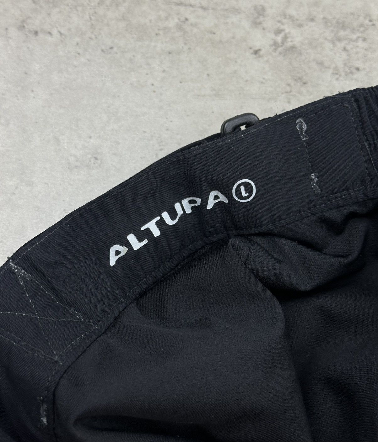Rapha Altura MTB Cycling Shorts Men's Size L Black Mountain Bike Size US 34 / EU 50 - 11 Thumbnail