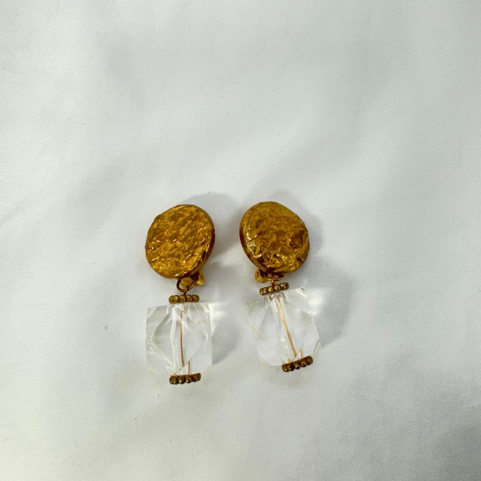 NBDN Nobrandedon VTG clunky lucite clip earrings Size ONE SIZE - 1 Thumbnail
