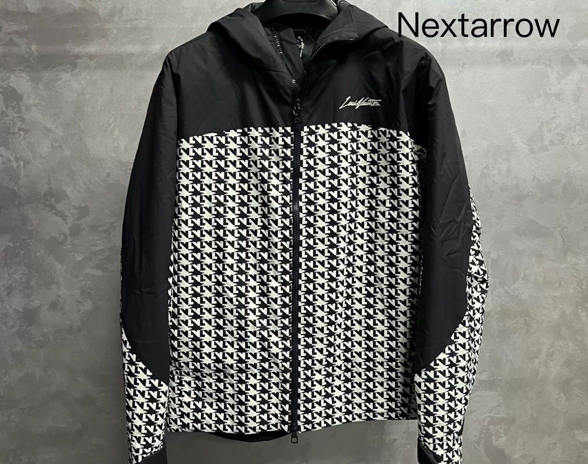 Louis Vuitton Louis Vuitton's latest black and white hooded jacket Size US S / EU 44-46 / 1 - 1 Thumbnail