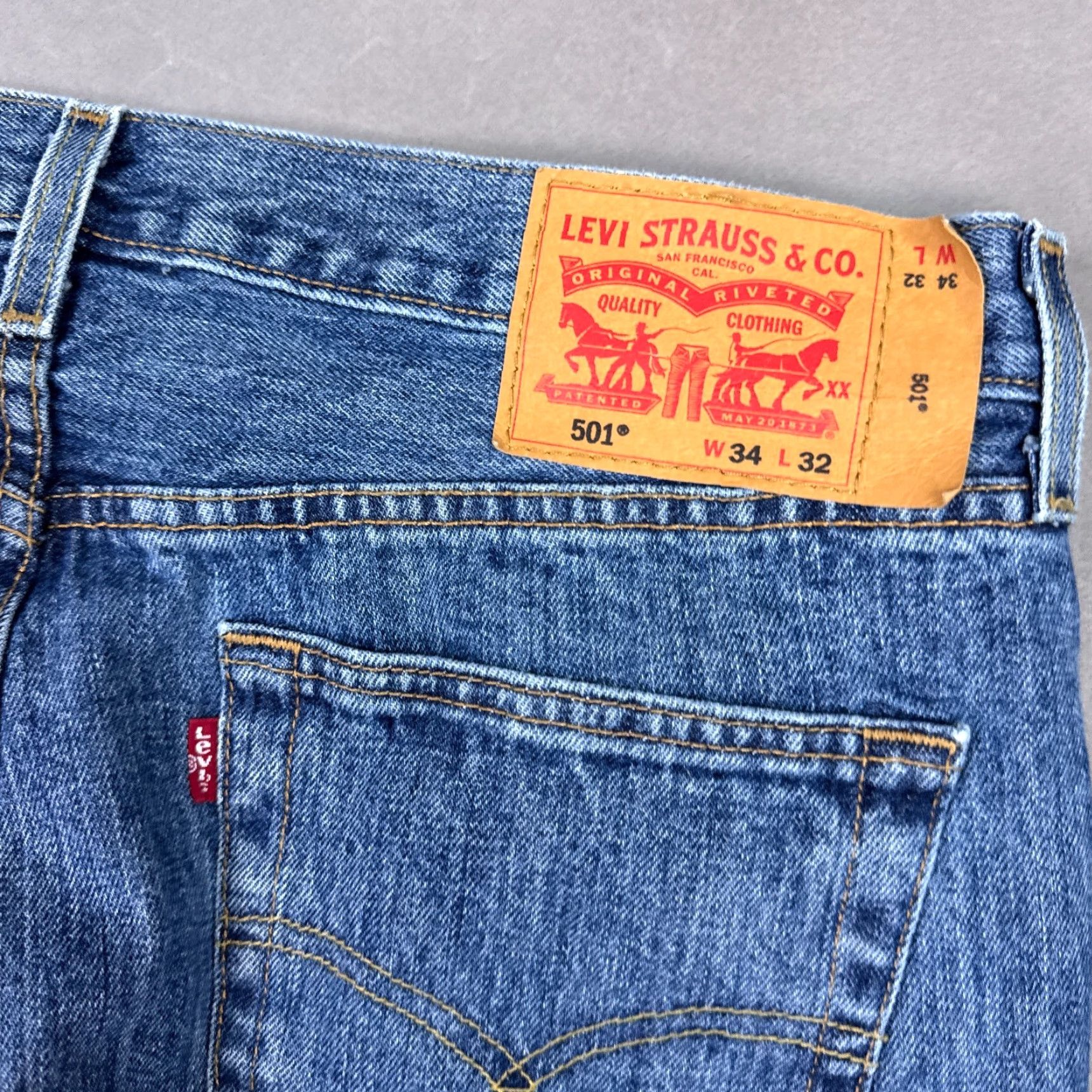 Levi's Levi's 501 Jeans Men 34x30 Denim Straight Button Fly Classic 5-Pocket Blue Denim Pant Regular Size Mens Size US 34 / EU 50 - 6 Thumbnail