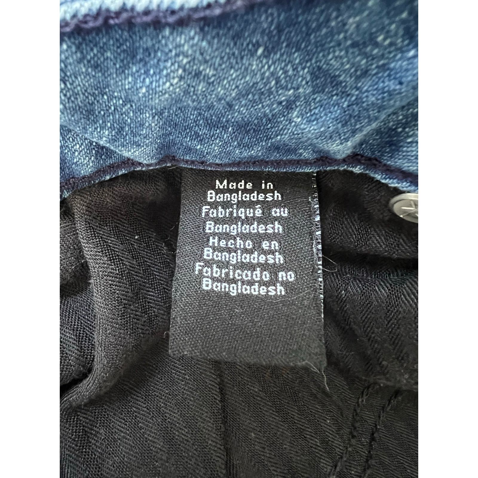 Calvin Klein Calvin Klein Mid-Rise Denim Bermuda City Short Size 8 Size 30" / US 8 / IT 44 - 6 Thumbnail