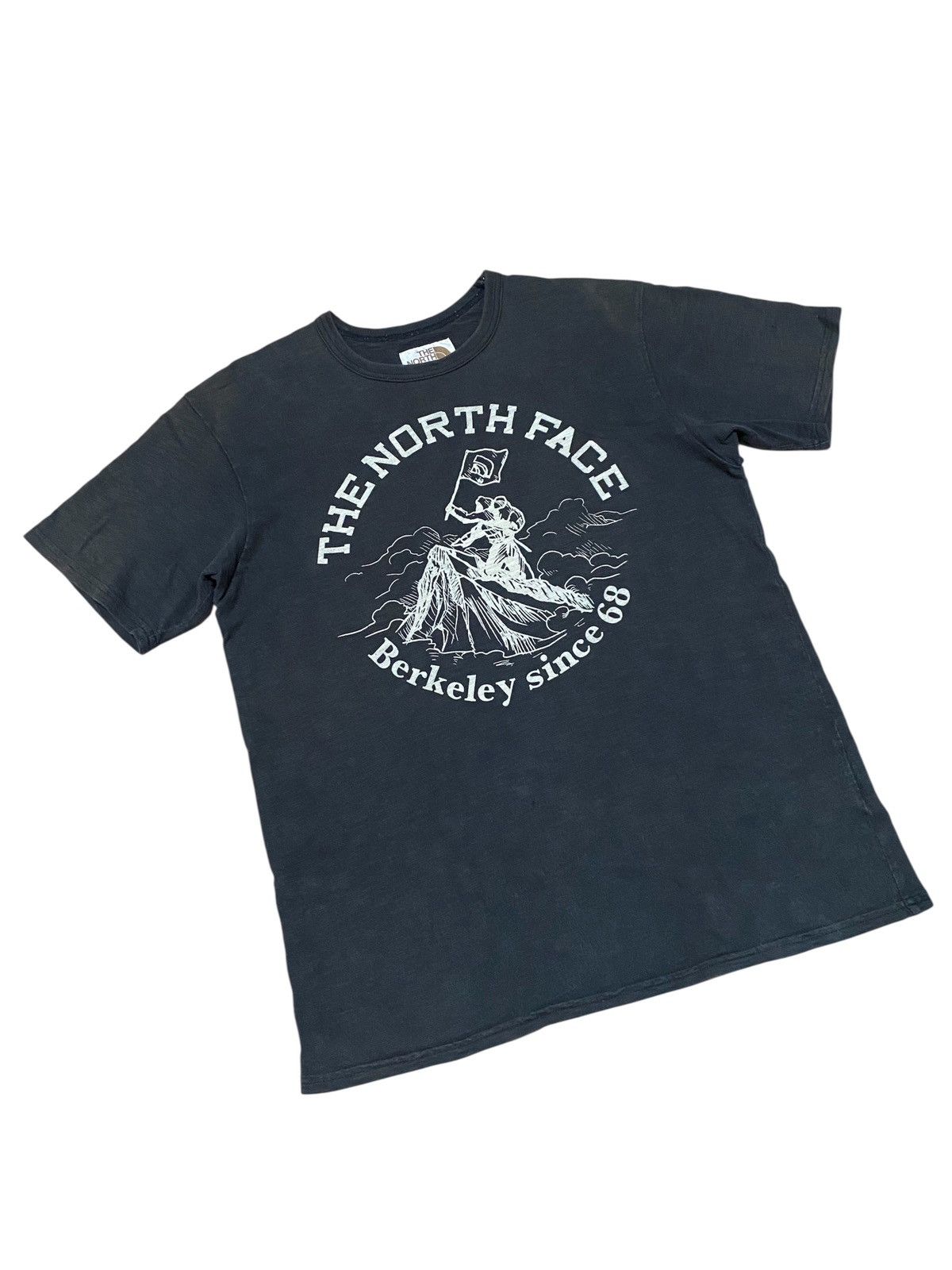 The North Face Vintage 90s The North Face Berkeley tshirt Size US M / EU 48-50 / 2 - 2 Thumbnail