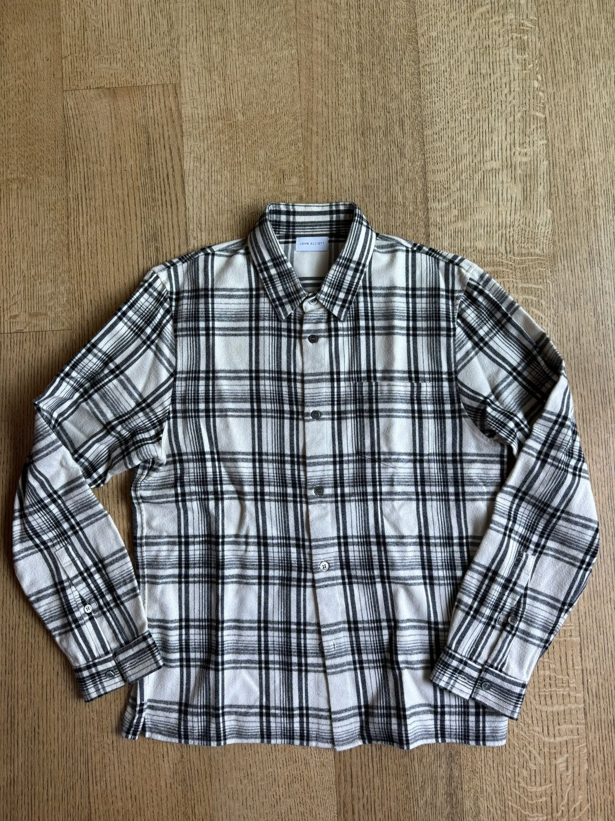 John Elliott John Elliott Men's Cream and Black Shirt Size US XL / EU 56 / 4 - 1 Thumbnail