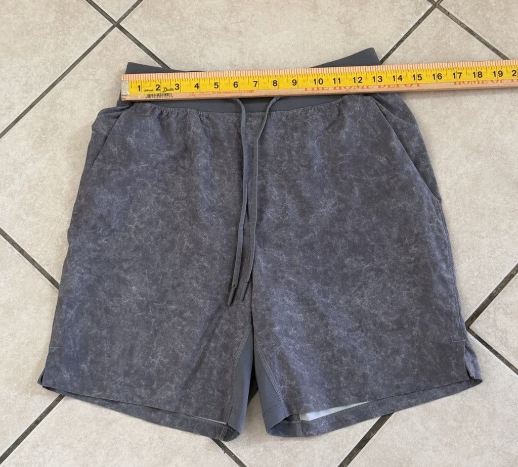 Lululemon LULULEMON T.H.E SHORT 7” GRAVEL DUST ASPHALT GREY SIZE SMALL Size US 29 - 2 Thumbnail