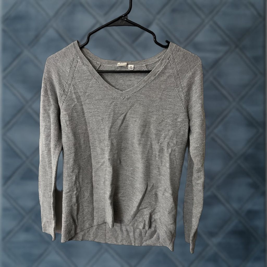 Gap GAP Women’s Lightweight Cable-Knit Sweater Gray V-Neck XS Size XS / US 0-2 / IT 36-38 - 1 Thumbnail