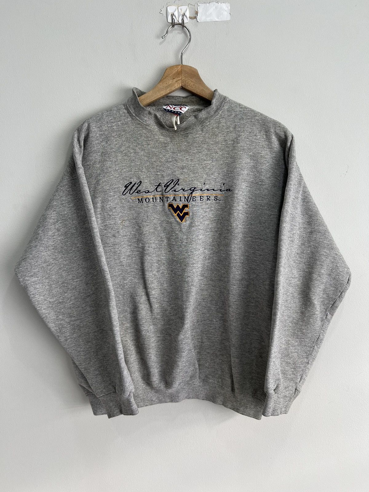 Vintage Vintage West Virginia Mountaineers Sweater Sweatshirt Size US S / EU 44-46 / 1 - 1 Thumbnail