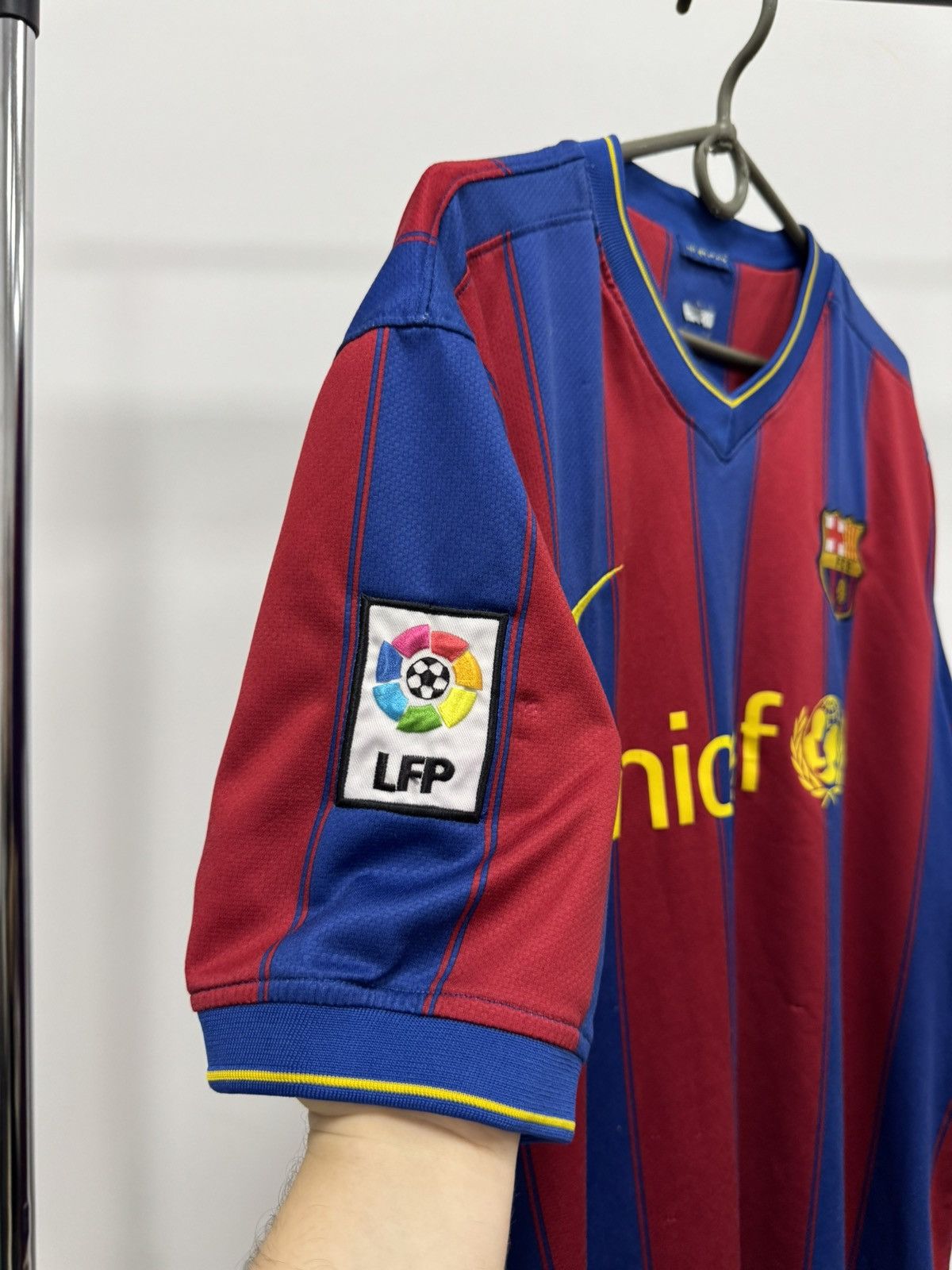 Nike Vintage Nike Barcelona Jersey 2009/2010 Home Football Shirt Size US XL / EU 56 / 4 - 3 Thumbnail