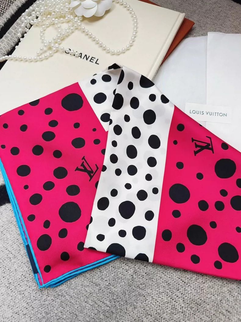 Louis Vuitton Louis Vuitton Pink Polka Dot Silk Scarf-2506 Size ONE SIZE - 2 Thumbnail