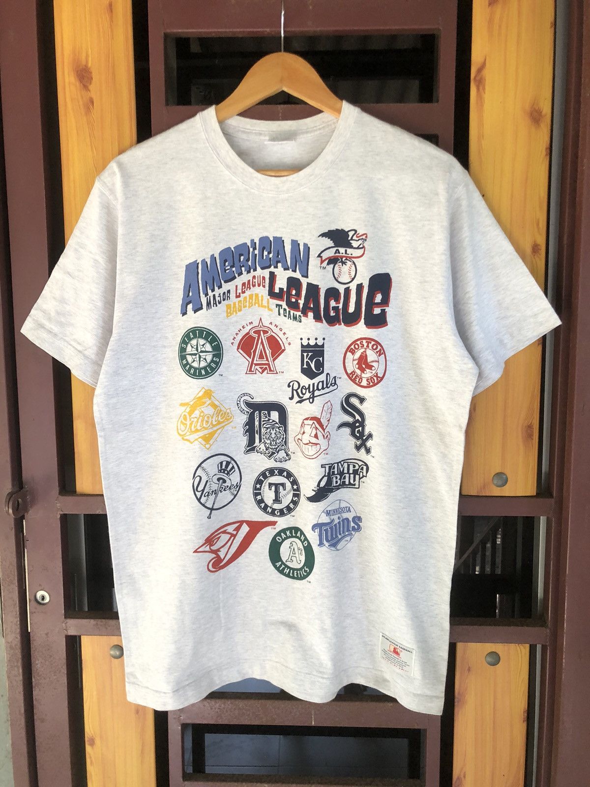 🔥Vintage Y2K🔥OVP American League MLB Teams Tshirt