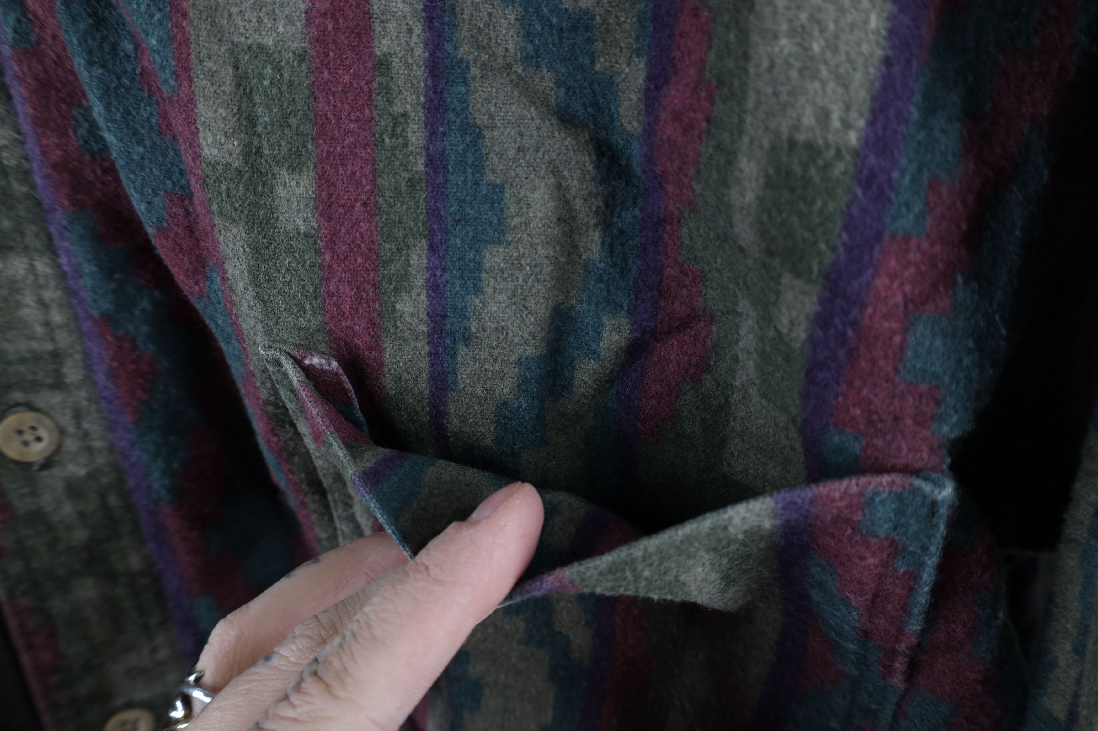 Vintage × Woolrich Woolen Mills Vintage 90s Woolrich Southwestern Chamois Cloth Button Shirt Size US L / EU 52-54 / 3 - 8 Thumbnail