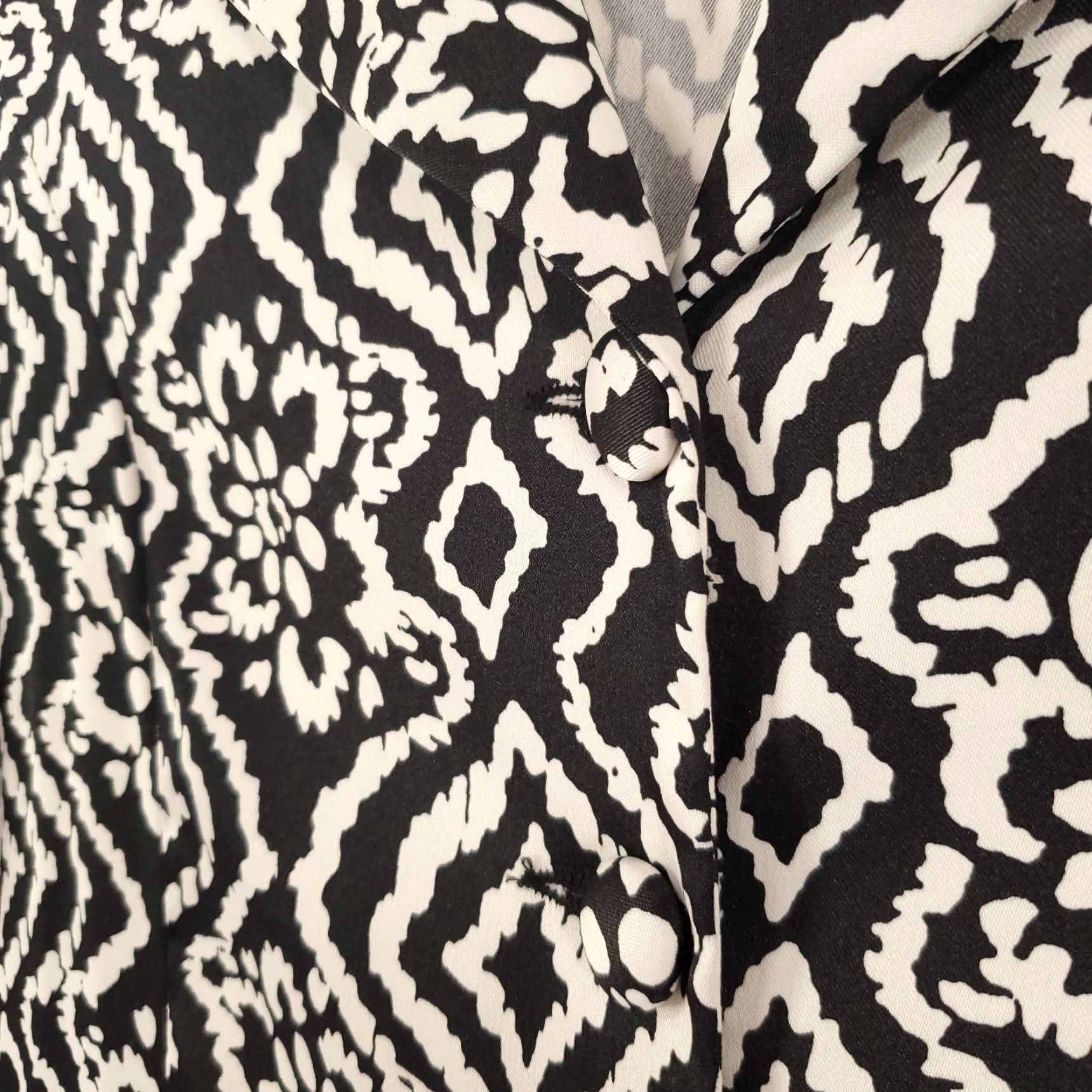 Vintage Dressbarn Button Up Top Womens 2X Black White Geometric Floral Mixed Print Size XXL / US 16-18 / IT 52-54 - 4 Thumbnail