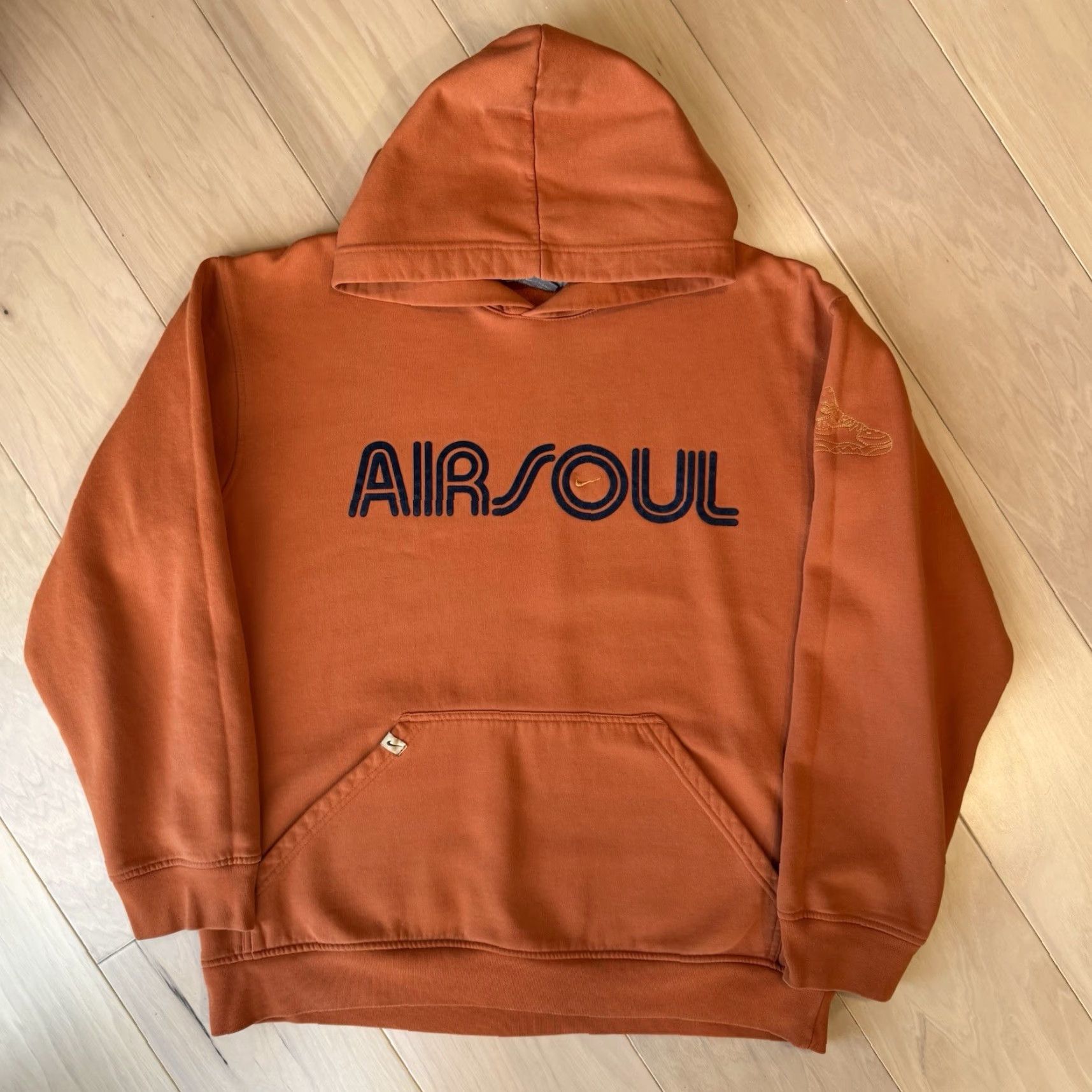 Nike VINTAGE Nike Air Soul Hoodie XL Orange Swoosh Pullover Hoodie Men Regular Fleece Sweatshirt Size US XL / EU 56 / 4 - 2 Thumbnail