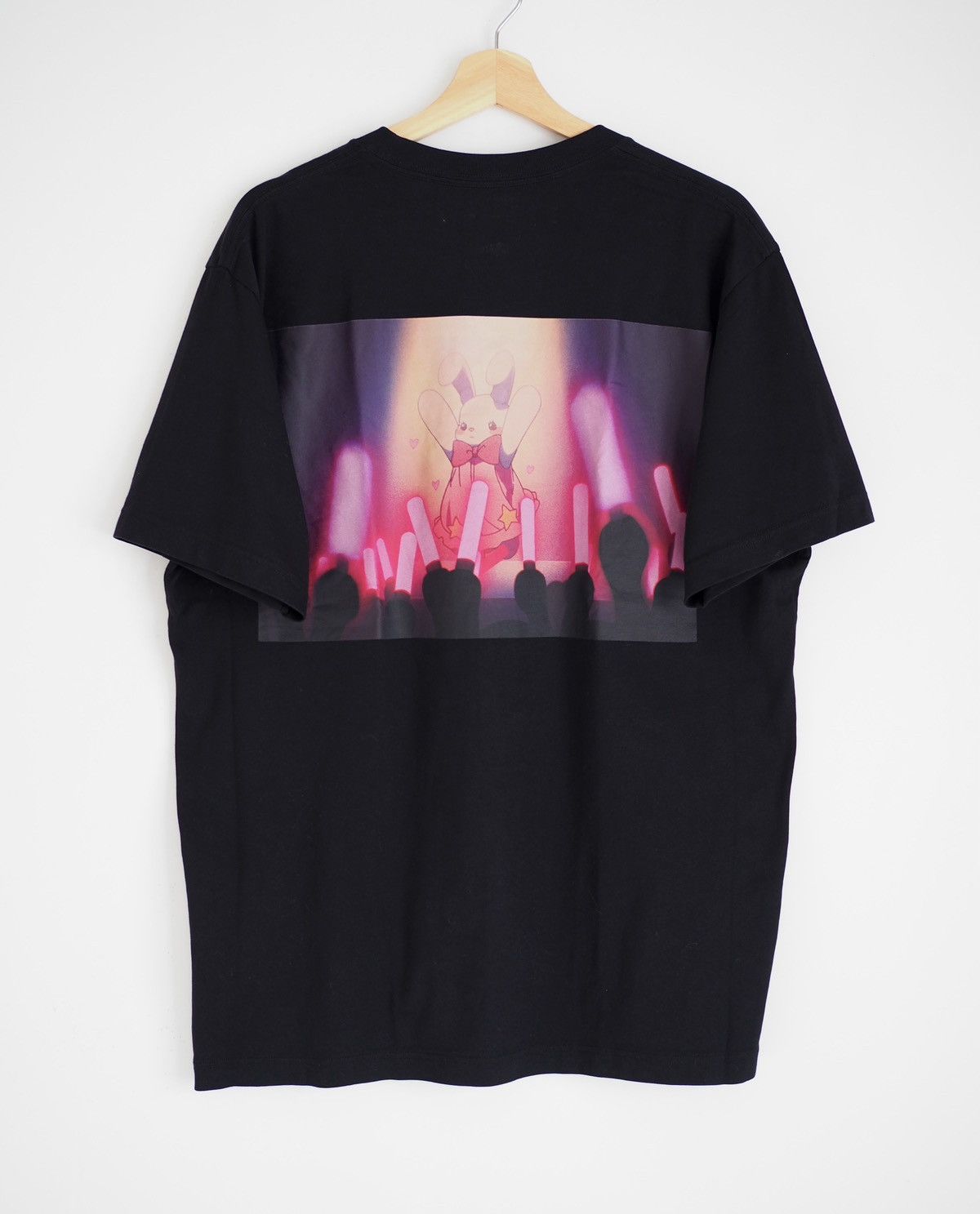 Uniqlo Oshi no ko anime graphic bunny uniqlo t shirt XL Size US XL / EU 56 / 4 - 1 Thumbnail