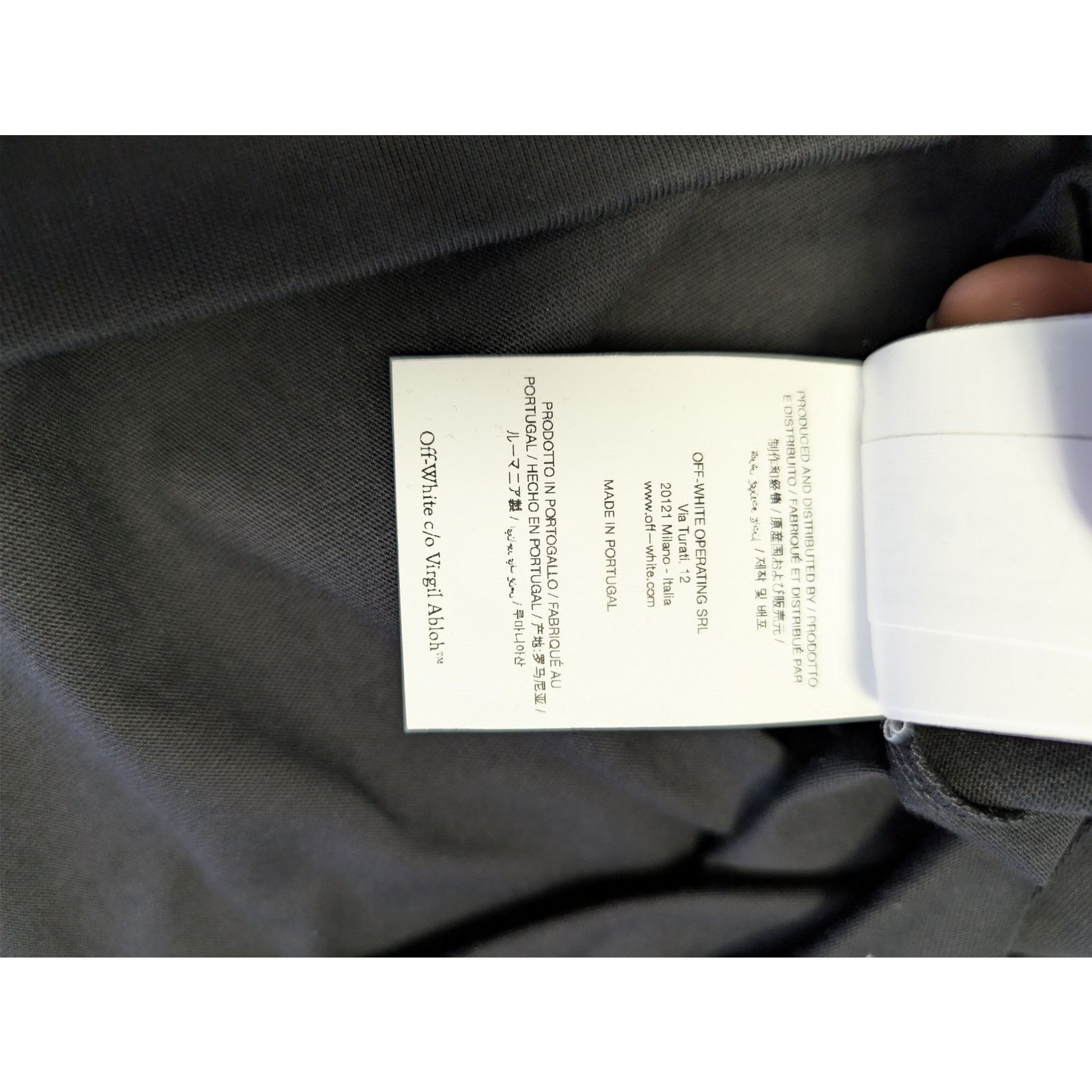 Off-White o1rshd1 Spray Can Arrow Slim S/S T-Shirt in Black Size US L / EU 52-54 / 3 - 20 Thumbnail