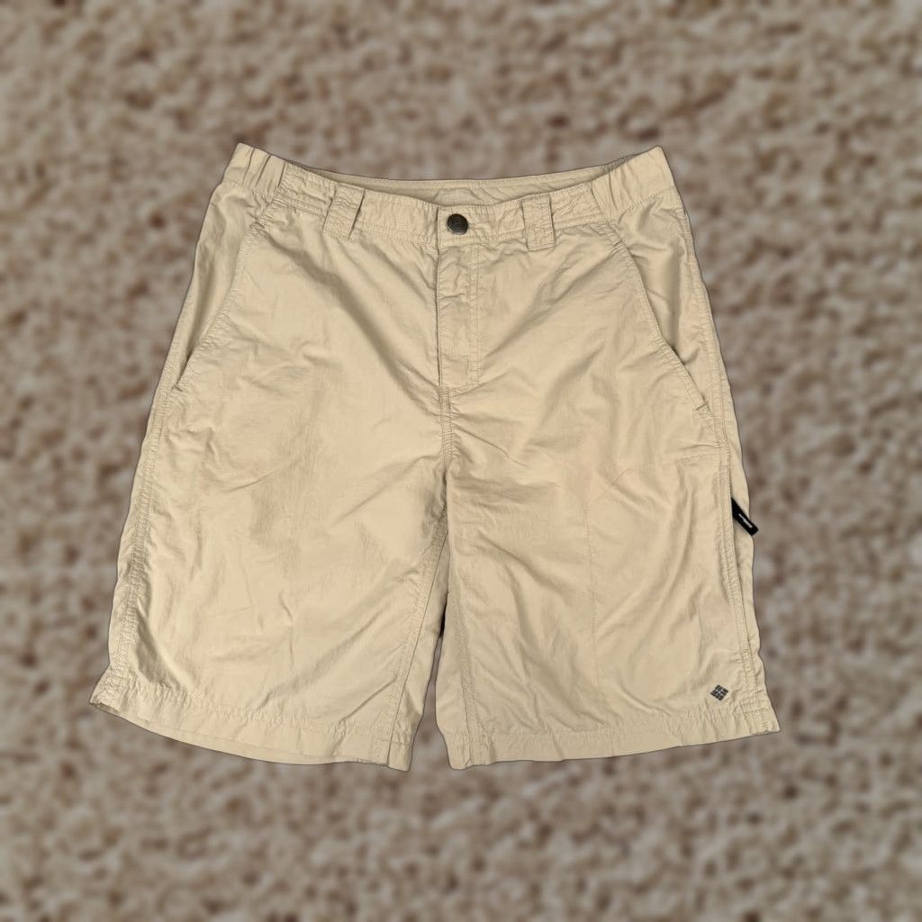 Vintage Columbia Mens Cargo Shorts 32 Beige Nylon Cotton 100% Nylon Hike Camp Hiking Fishing 32x10 Casual Pockets Logo Zip Waist 32 Size US 32 / EU 48 - 1 Thumbnail
