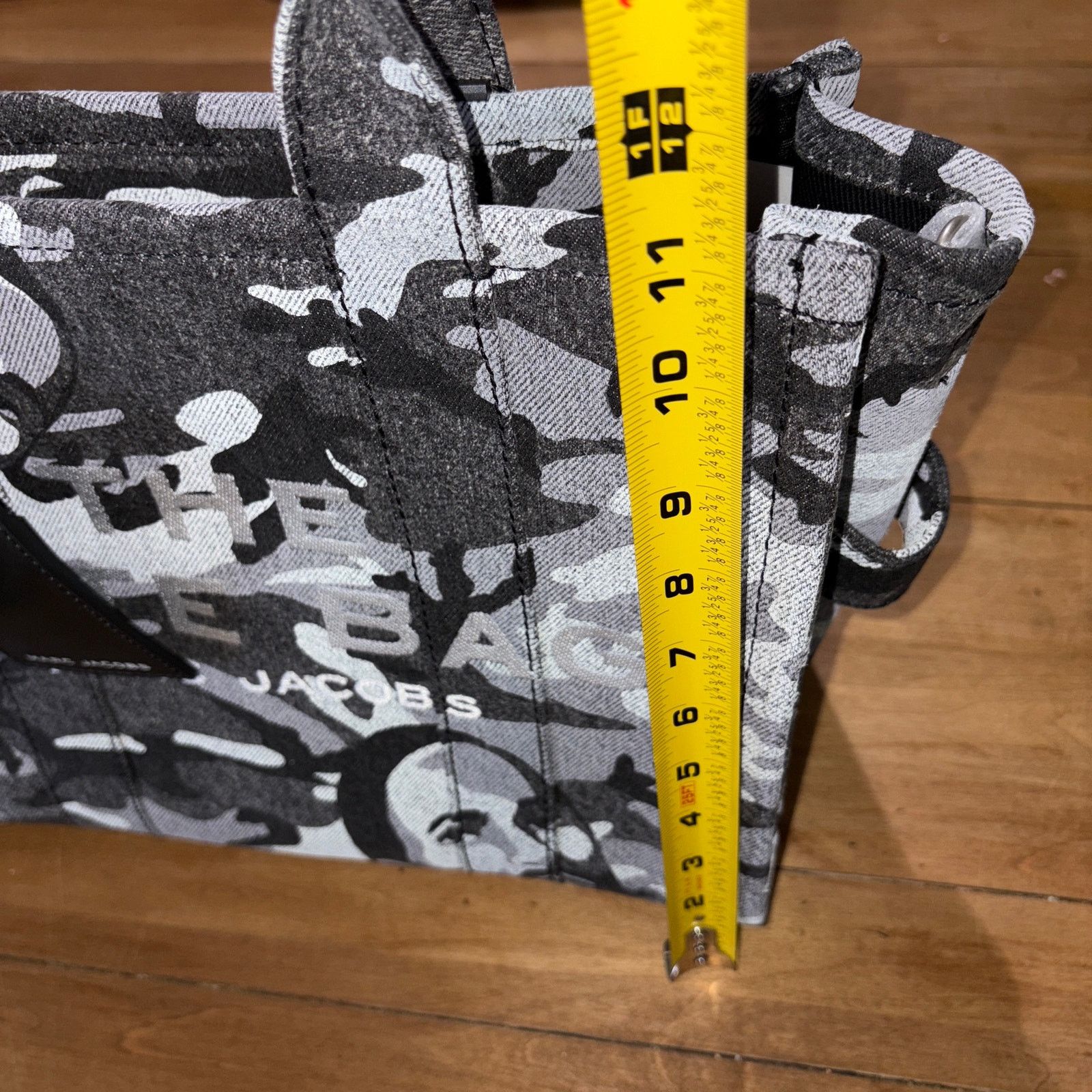 Marc Jacobs NWT Marc Jacobs The Camo Jacquard Large Tote Bag Grey Camo Size ONE SIZE - 7 Thumbnail