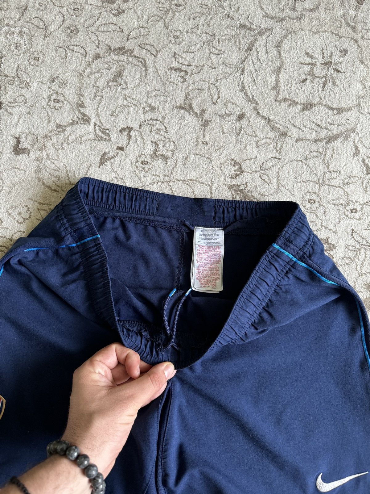 Nike Vintage Nike Arsenal Nylon Track Shorts Soccer Football Size US 36 / EU 52 - 7 Thumbnail