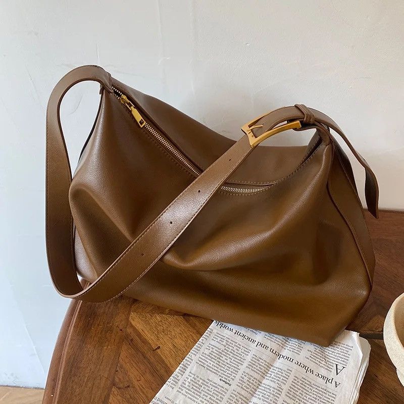 Japanese Brand × Vintage Capacity messenger crossbody unisex PU Leather Shoulder Bag Size ONE SIZE - 3 Thumbnail