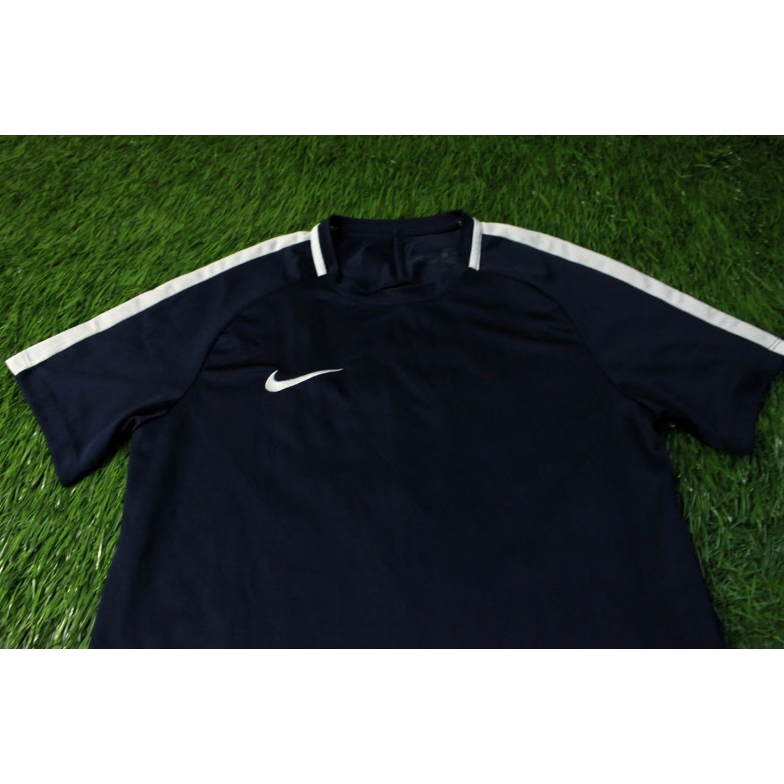 Nike Nike Academy Dri-FIT Football Shirt Men M Navy Blue White 2018 Jersey T-Shirt Nike Dri-FIT" Size US M / EU 48-50 / 2 - 2 Thumbnail