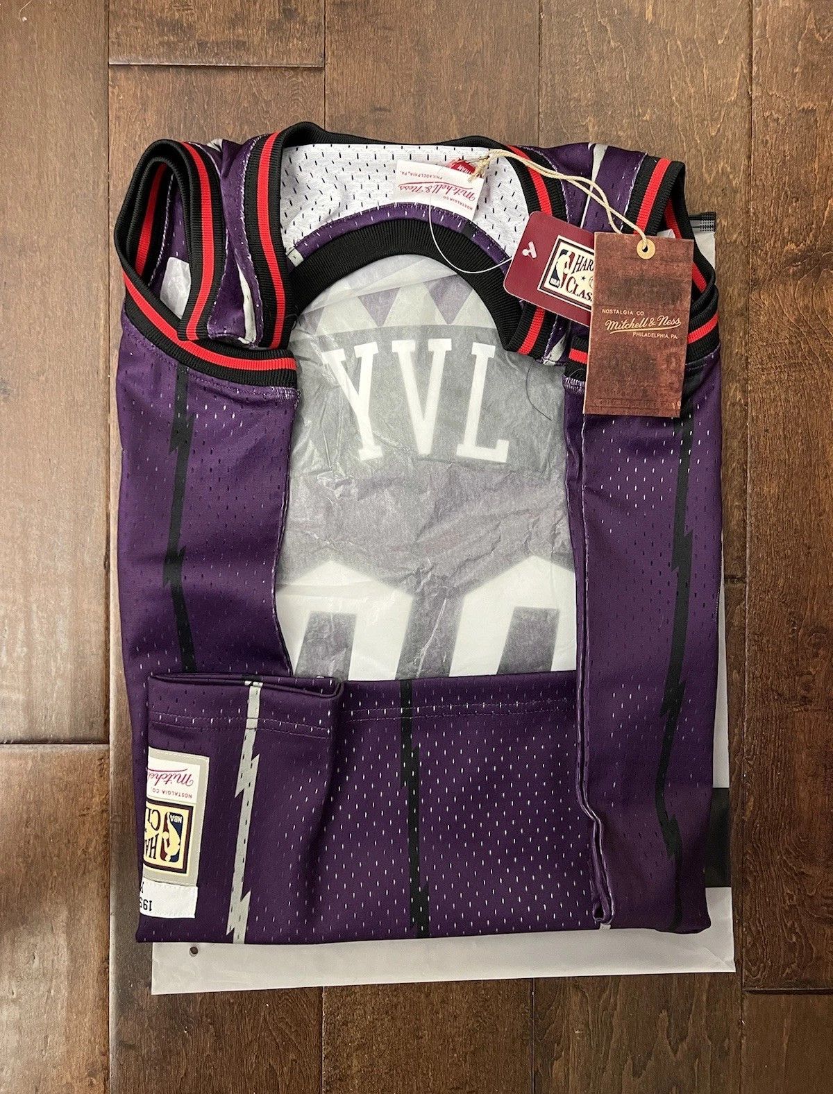 Mitchell & Ness Mitchell & Ness Playboi Carti Raptors Swingman Jeresy Medium Size US M / EU 48-50 / 2 - 1 Thumbnail