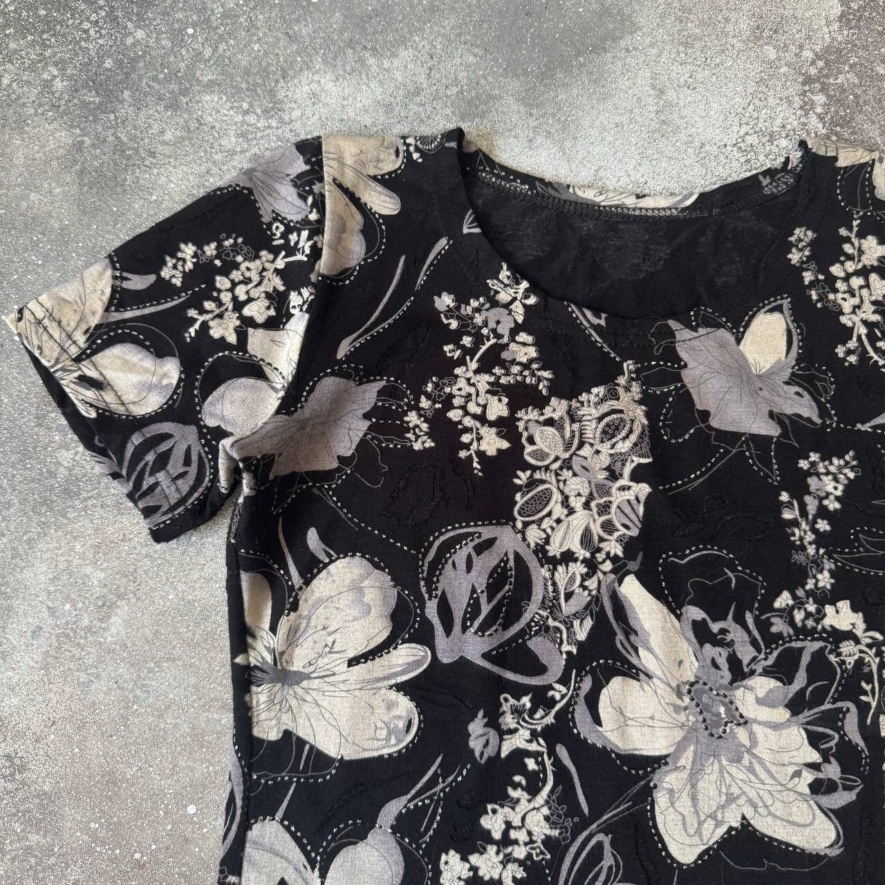 20471120 × Hysteric Glamour × Japanese Brand Amazing Vintage Gothic Floral T-Shirt Size M / US 6-8 / IT 42-44 - 2 Thumbnail
