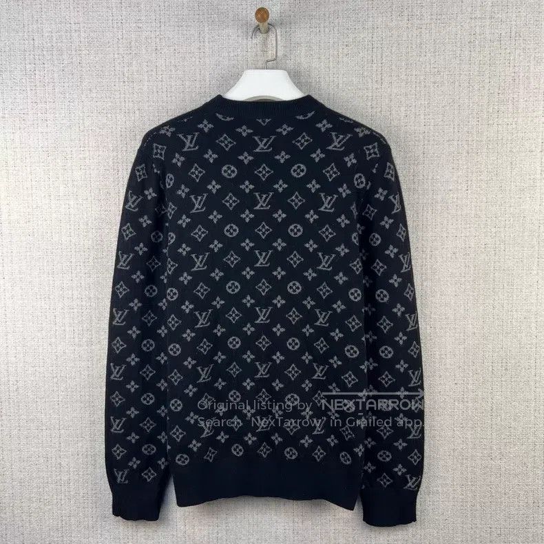 Louis Vuitton Louis Vuitton Knitted cashmere sweater with logo on the ba Size US M / EU 48-50 / 2 - 3 Thumbnail
