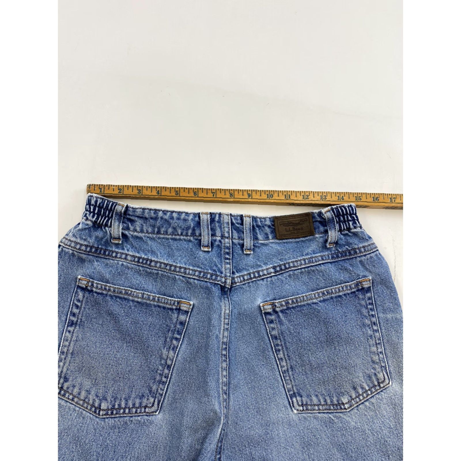 Vintage VINTAGE L.L. BEAN Jeans Womens 14P Blue Mom Jeans Denim High Rise 90s Petite Inseam 22 in Pockets Elastic Waist Womens Size 36" / US 14 / IT 50 - 6 Thumbnail