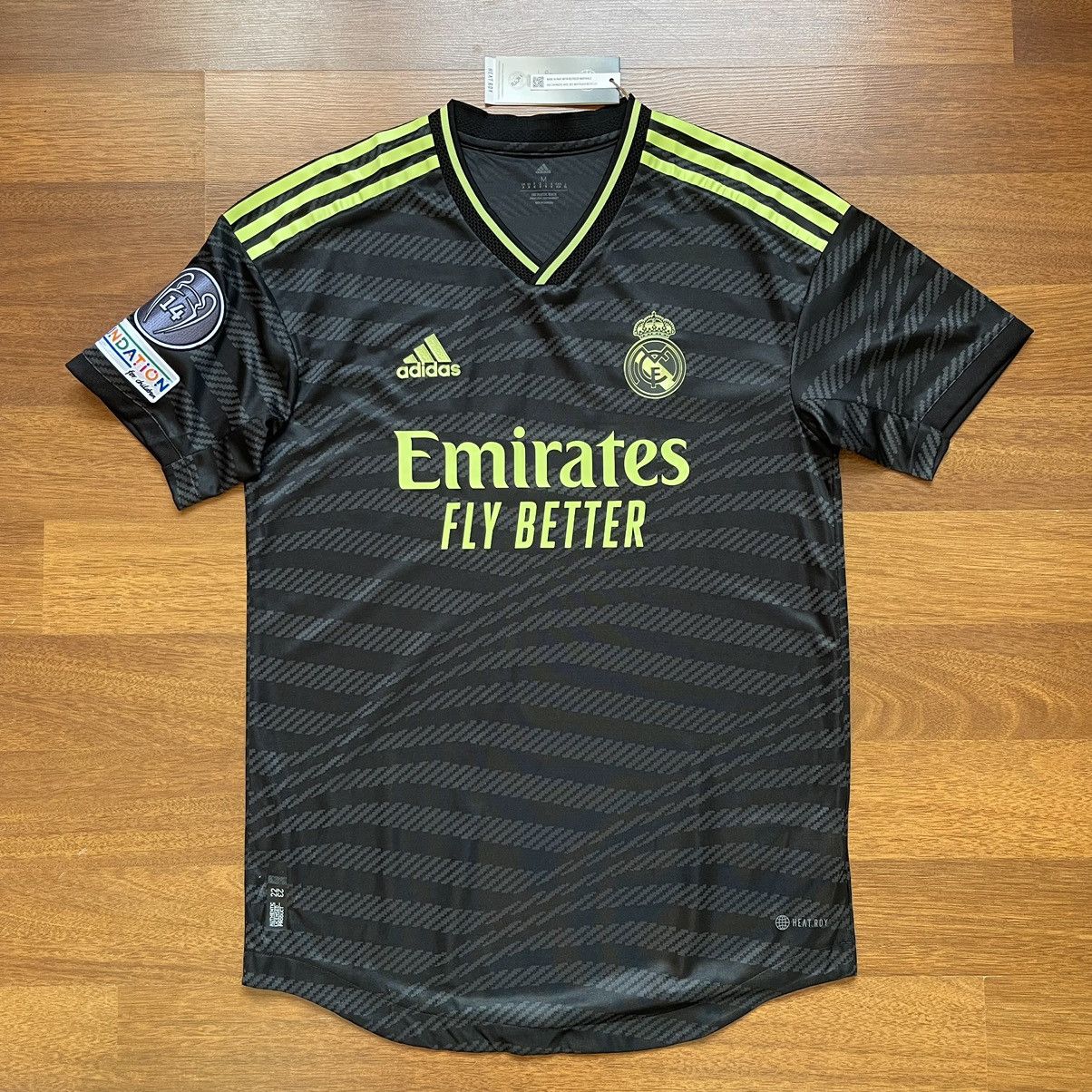 Adidas × Vintage REAL MADRID ADIDAS 2022/2023 FOOTBALL THIRD JERSEY #20 VINI Size US M / EU 48-50 / 2 - 2 Thumbnail