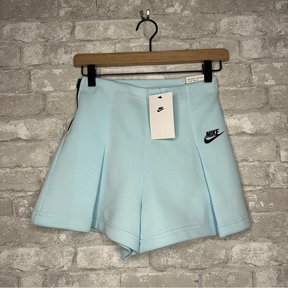 Nike Nike Women's Tech Fleece High Waisted 3” Pleated Shorts XS Size 26" / US 2 / IT 38 - 2 Thumbnail