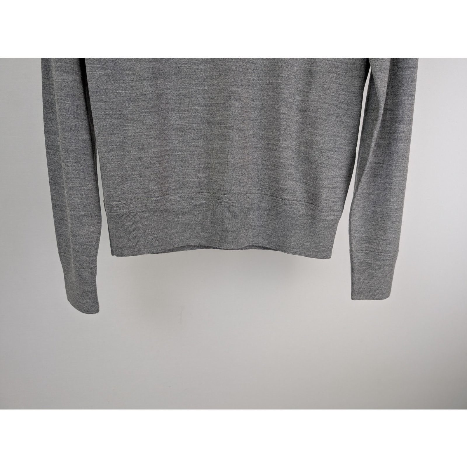 Tom Ford o1rshd1 V-Neck Knitwear Crewneck Sweatshirt in Grey Size US M / EU 48-50 / 2 - 3 Thumbnail