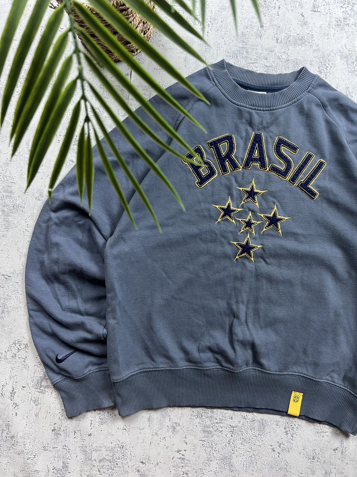 Nike 90s Nike Brasil Big Logo Vintage Y2K Retro Sweatshirt Size US S / EU 44-46 / 1 - 2 Thumbnail