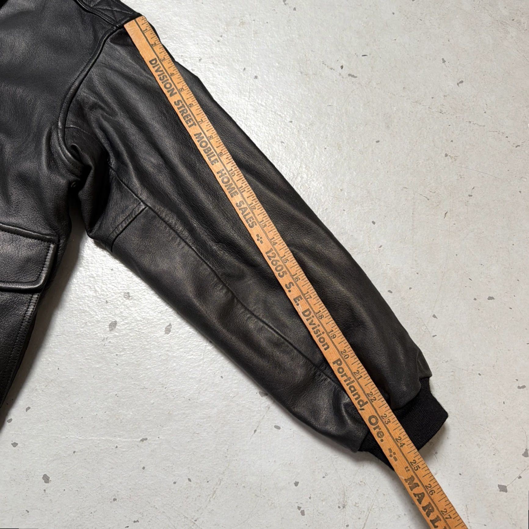 Vintage VINTAGE L.L. Bean Goatskin Leather A2 Flight Military Style Biker Jacket M Mens Dark EUC Size US M / EU 48-50 / 2 - 3 Thumbnail