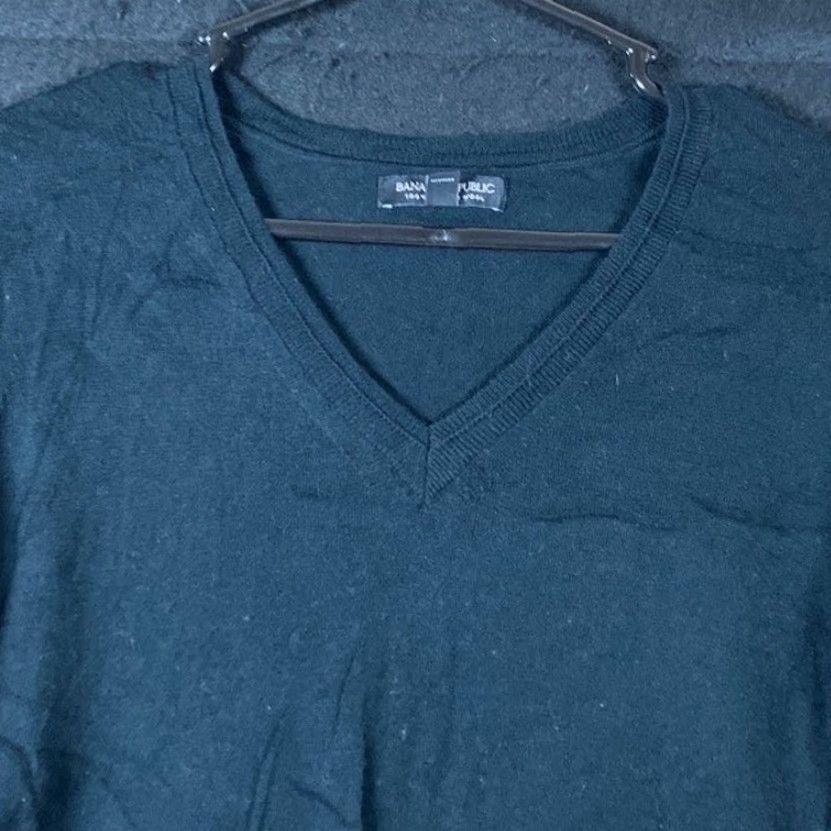 Banana Republic Banana Republic Womens Sweater Black V Neck 100% Merino Wool Long Sleeve Medium Size M / US 6-8 / IT 42-44 - 2 Thumbnail