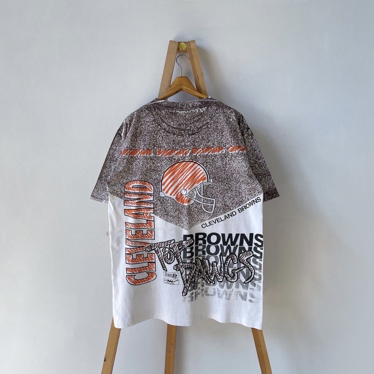 Vintage 90s Cleveland Brown NFL t-shirt/ L Size US L / EU 52-54 / 3 - 7 Thumbnail