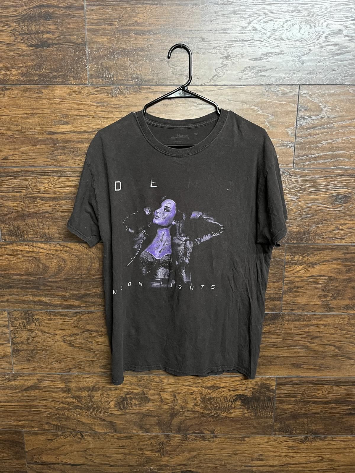 Designer Demi L9vato T-shirt - Demi Neon Lights Tour Tee - L Size US L / EU 52-54 / 3 - 1 Thumbnail