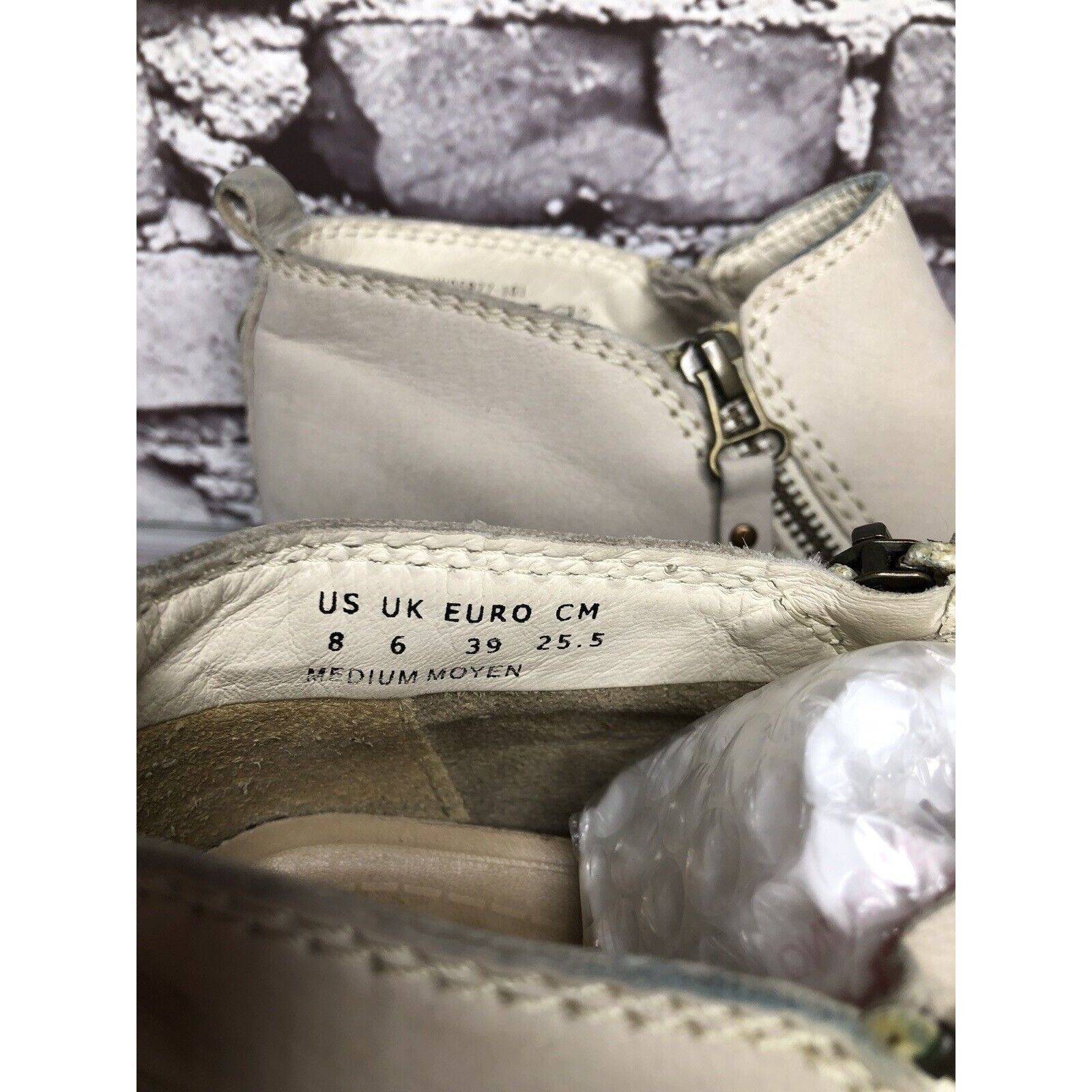 Hush Puppies Hush Puppies Medium Moyen Ivory Suede Leather Zip Heel Booti Size US 8.5 / IT 38.5 - 10 Thumbnail
