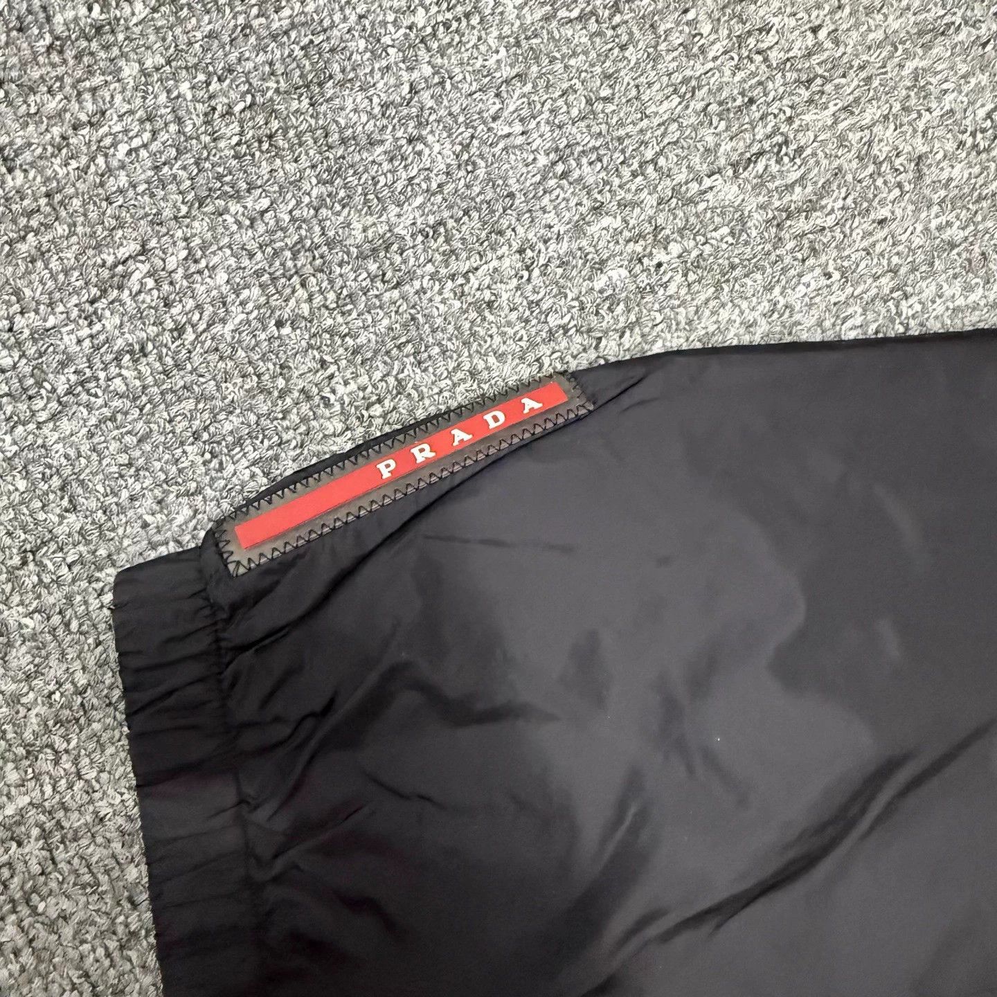 Prada Prada reversible black gray logo hem jacket 46 mint Size US S / EU 44-46 / 1 - 3 Thumbnail