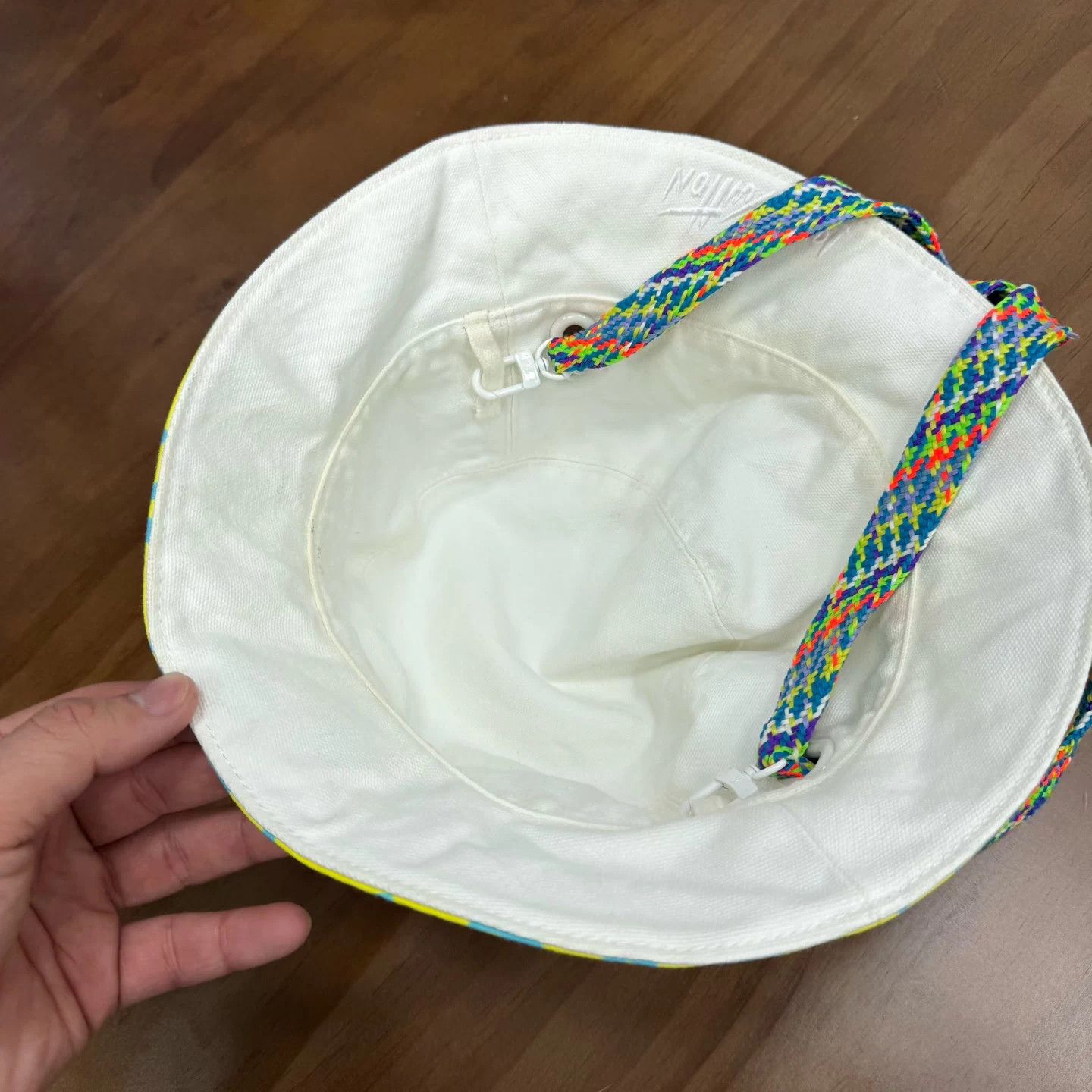 Louis Vuitton LV 2-sided neon green rainbow ribbon bucket hat OS Size ONE SIZE - 4 Thumbnail