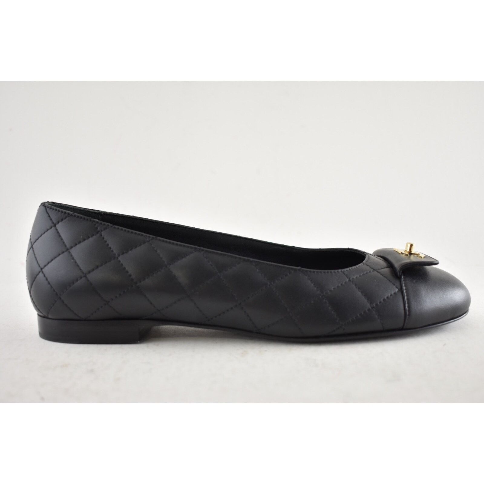 Chanel Chanel Black Leather Turnlock CC Logo Quilted Ballet Flat 37 Size US 6 / IT 36 - 2 Thumbnail