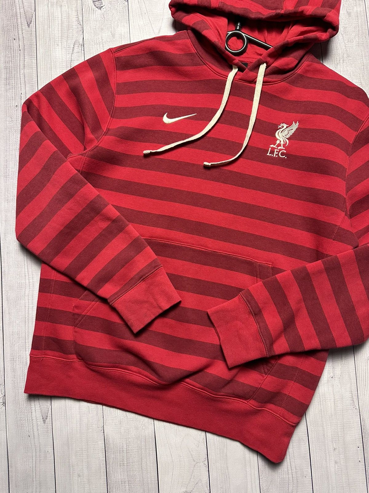 Nike Vintage Nike Liverpool soccer hoodie size S striped rare Size US S / EU 44-46 / 1 - 3 Thumbnail