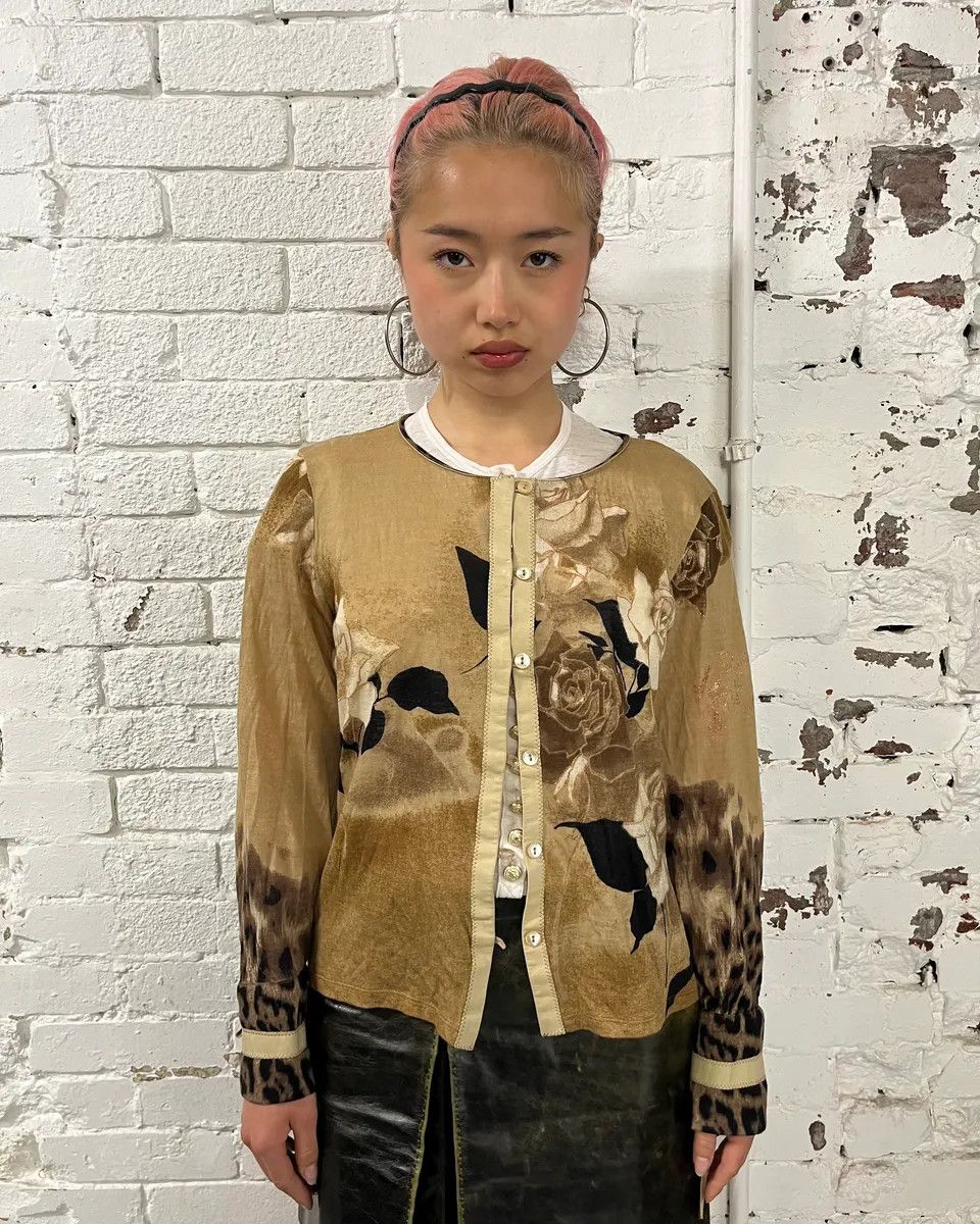 Roberto Cavalli 1990s Roberto Cavalli Rose Leopard Gradient Wool Beige Cardigan Size S / US 4 / IT 40 - 1 Thumbnail